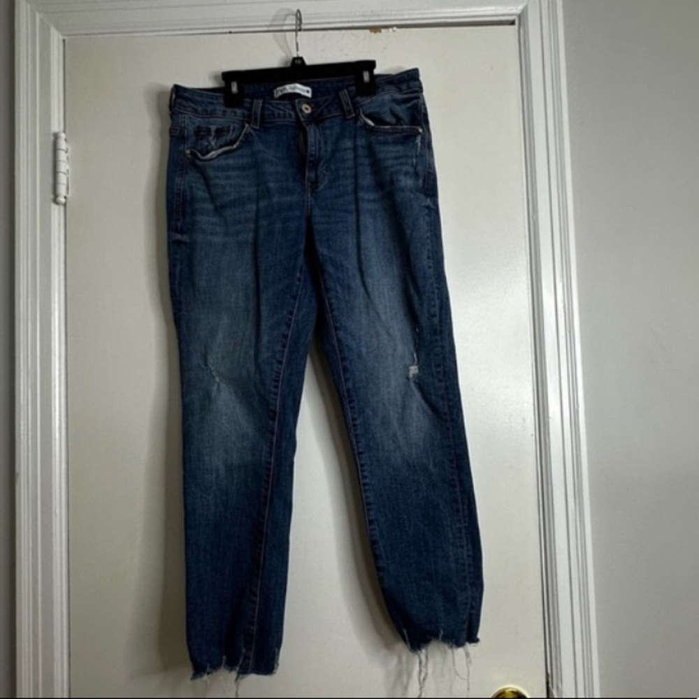 Zara Jeans Size 8 Womens Skinny Mid Rise Dark Wash Blue Denim. Distressed